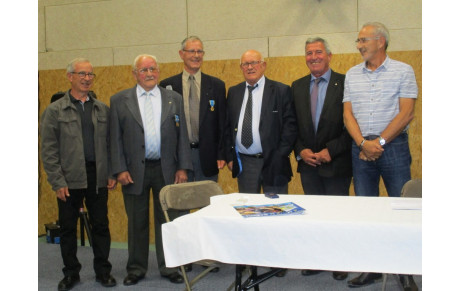 Remise de la médaille d'Or à M. Démaret Boxing Club de Laon